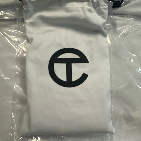 Telfar Small Shopping Bag in Pink Patent - Picture 6 of 14